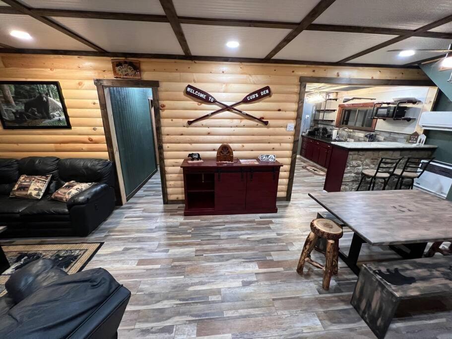 Cubs Den - Hot Tub- Walk To Lake- Fire Pit - Kayaks オークランド エクステリア 写真
