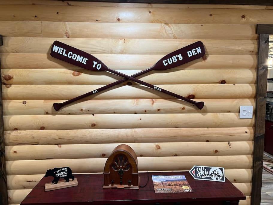 Cubs Den - Hot Tub- Walk To Lake- Fire Pit - Kayaks オークランド エクステリア 写真