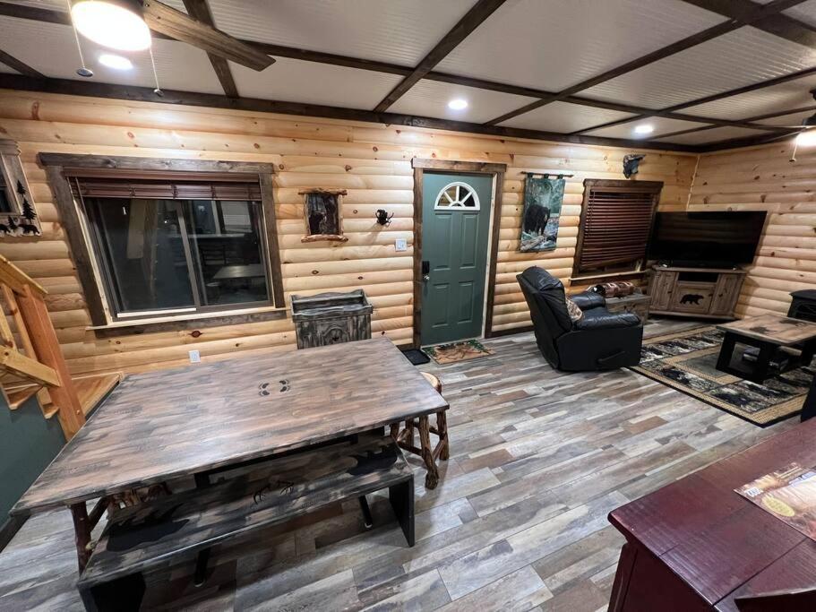 Cubs Den - Hot Tub- Walk To Lake- Fire Pit - Kayaks オークランド エクステリア 写真