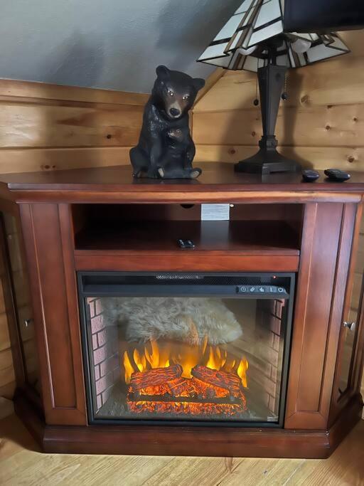 Cubs Den - Hot Tub- Walk To Lake- Fire Pit - Kayaks オークランド エクステリア 写真
