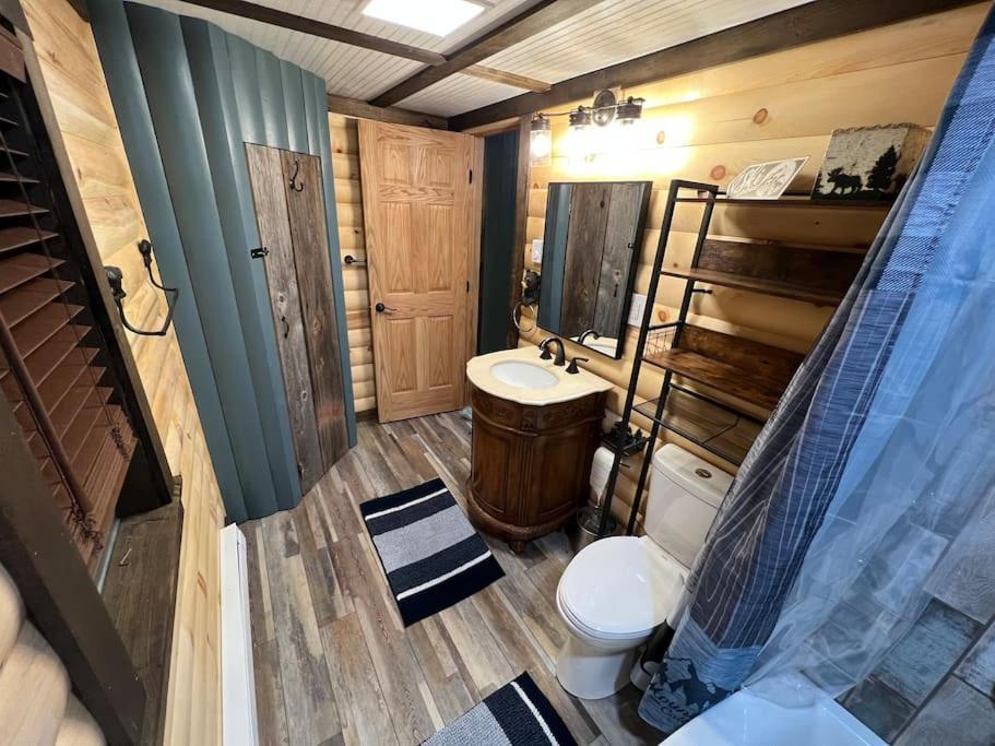Cubs Den - Hot Tub- Walk To Lake- Fire Pit - Kayaks オークランド エクステリア 写真
